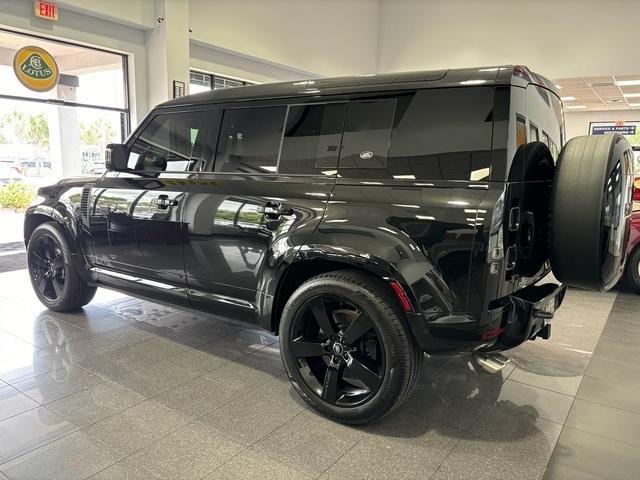 2024 land rover defender p525 v8
