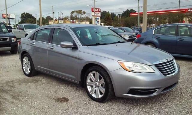 2013 chrysler 200 touring