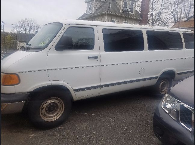 1998 dodge van ram 15 passenger van in new jersey by owner