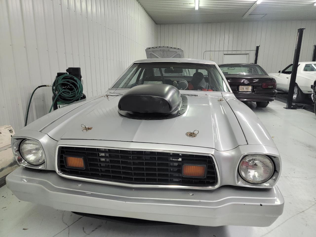 1976 ford mustang