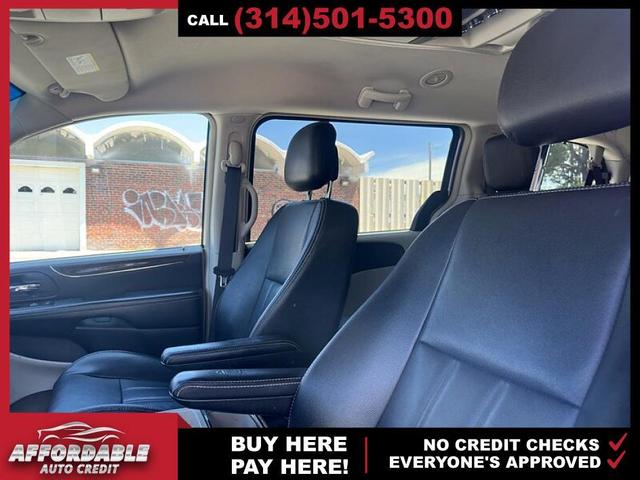 2014 chrysler town & country touring