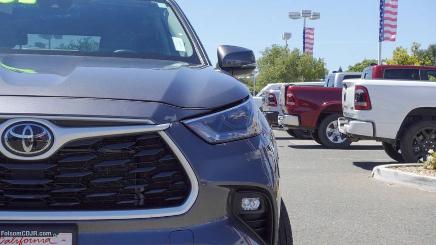 2022 toyota highlander xle