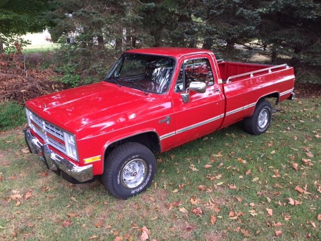 1987 chevy silverado 4x4 pickup truck