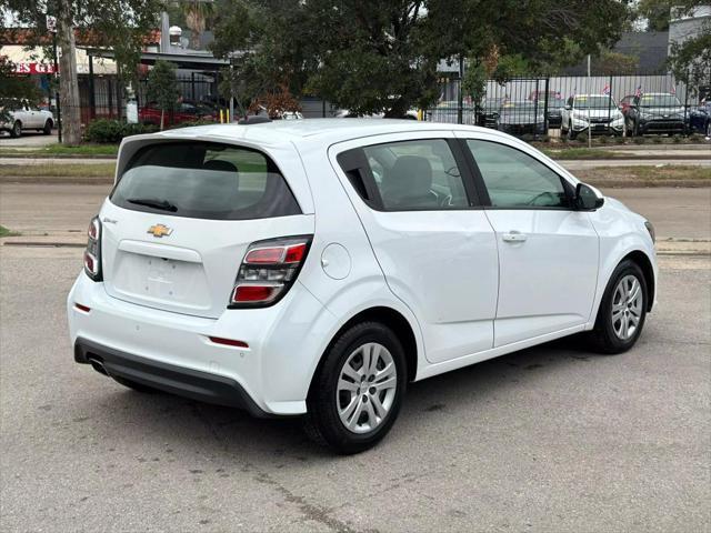 2020 chevrolet sonic fwd hatchback 1fl 5-door
