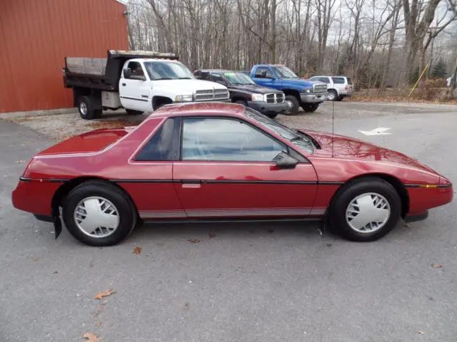1987 pontiac fiero only 5,300 actual miles!! 100% all original collector car gm