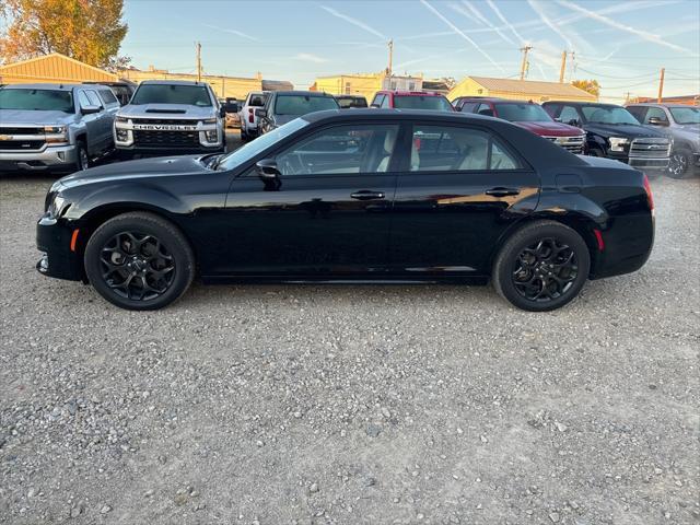 2023 chrysler 300 touring