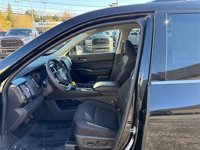2022 nissan pathfinder sv 4wd