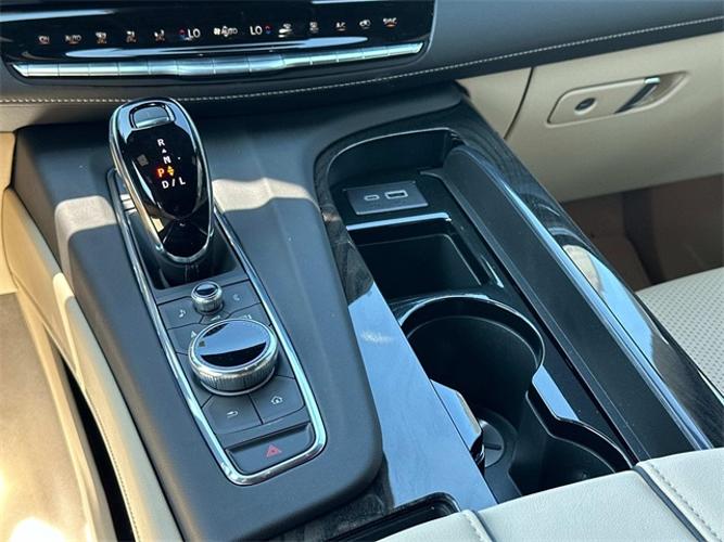 new 2024 cadillac escalade esv premium