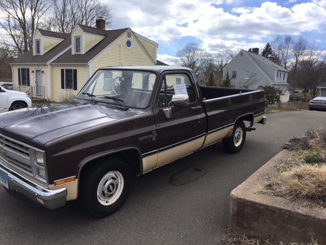 1986 chevrolet pickup (long bed), garaged, 60,900 original miles, one family