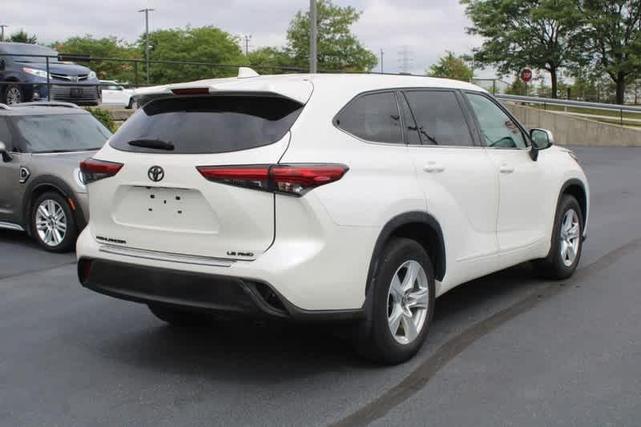 2021 toyota highlander le