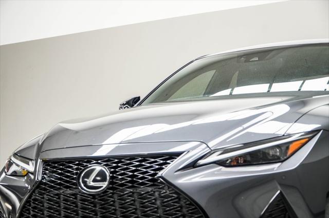 2021 lexus is 350 base