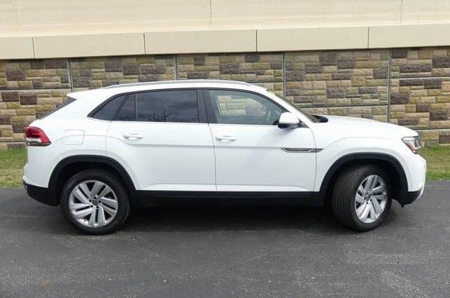 2022 volkswagen atlas cross sport 3.6 v6 se w/ technology in indianapolis, indiana