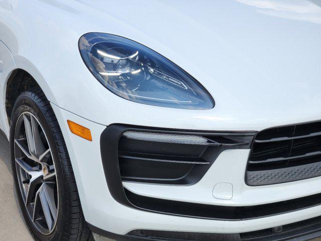 2024 porsche macan base