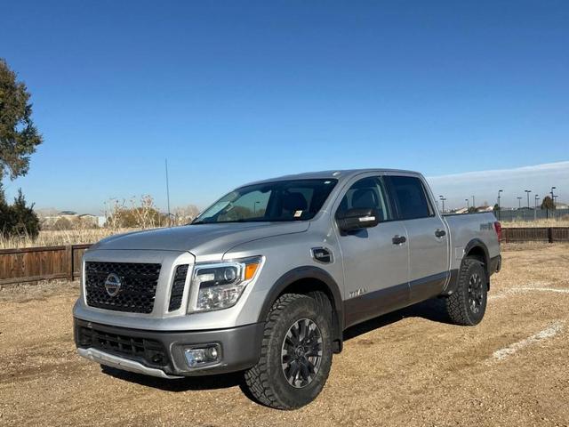 2017 nissan titan pro-4x