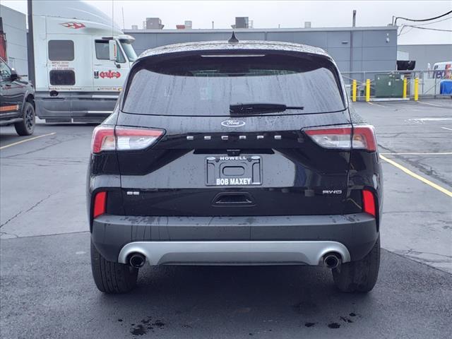 2021 ford escape se