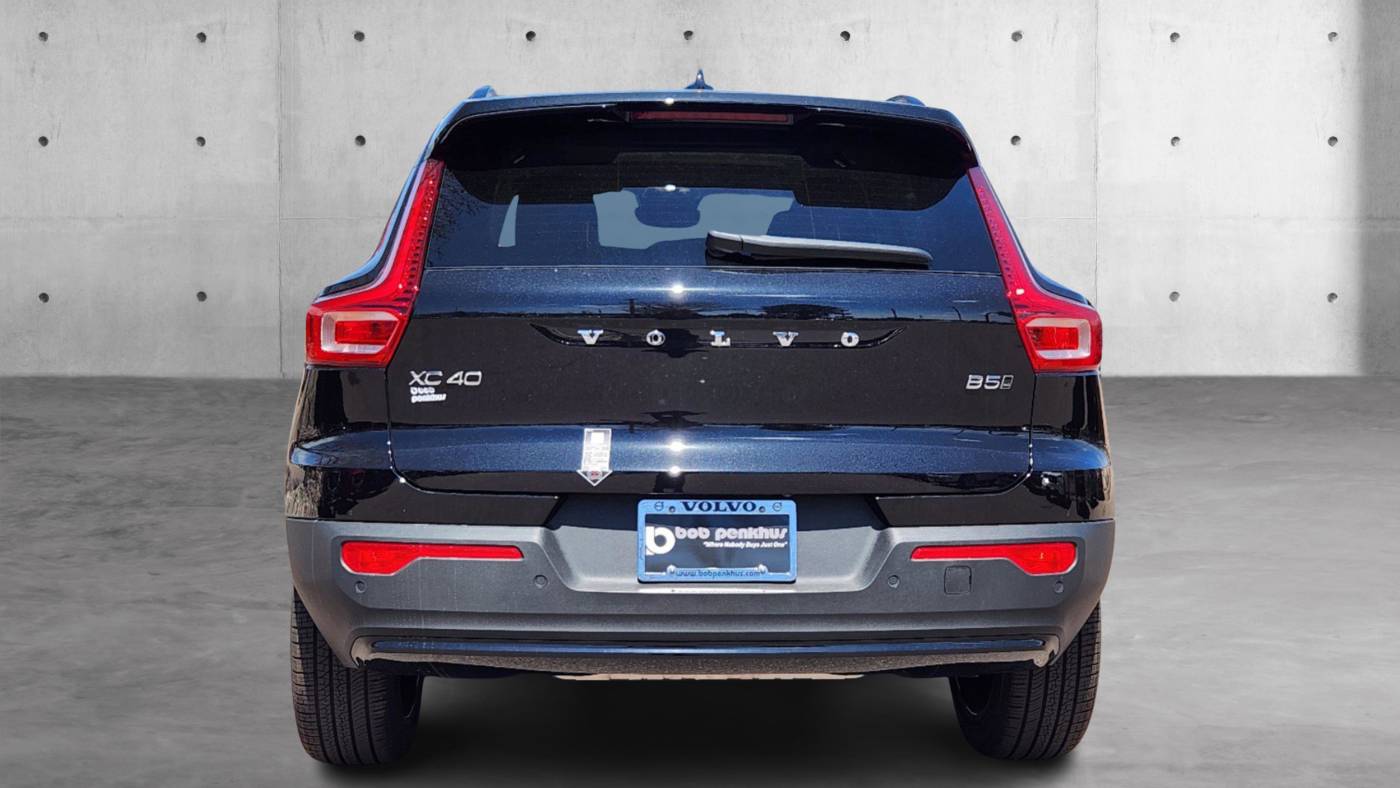 2024 volvo xc40 b5 ultimate dark theme