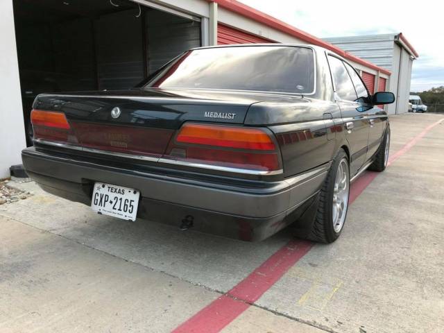 1990 nissan laurel medalist c33 [rhd, 5-speed, rwd]