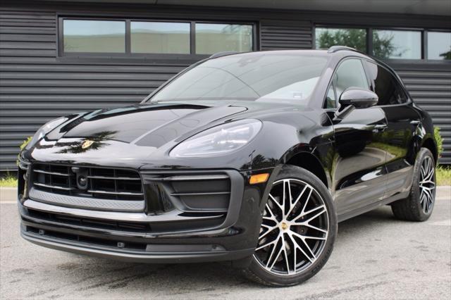 2022 porsche macan base