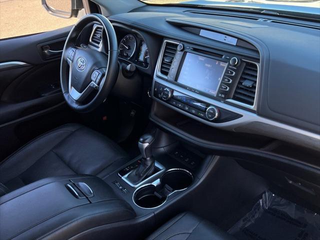 2019 toyota highlander limited