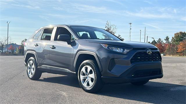 2022 toyota rav4 le