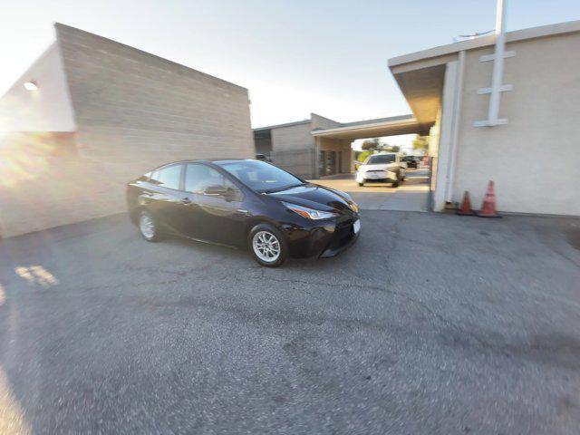 2021 toyota prius l