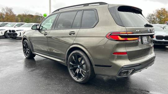 2025 BMW X7