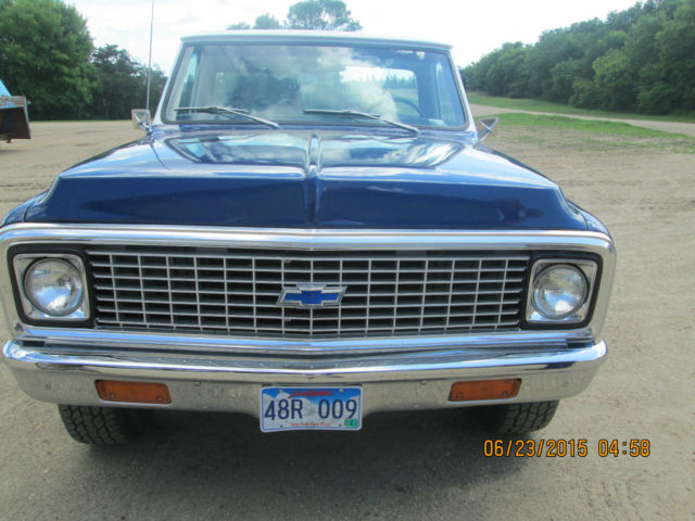 beautiful restored 1972 chevy pickup. c-10. 350 engine. blue and white