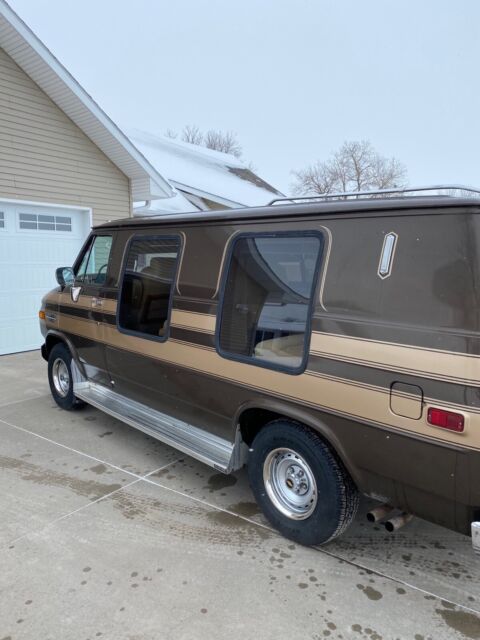 1983 chevrolet g20 van brown rwd automatic