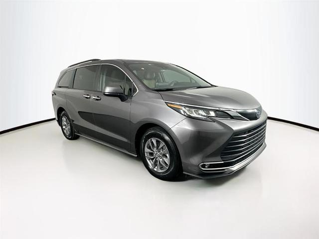 2022 toyota sienna xle