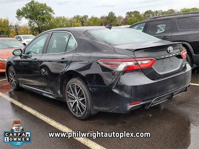 2021 toyota camry se