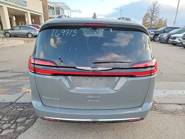 2022 chrysler pacifica touring l