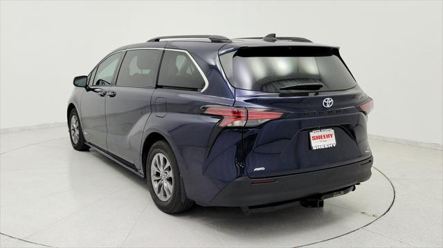 2021 toyota sienna le