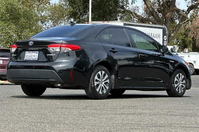 2021 toyota corolla hybrid le