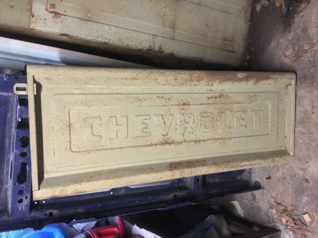 1984 chevy stepside truck project/incomplete