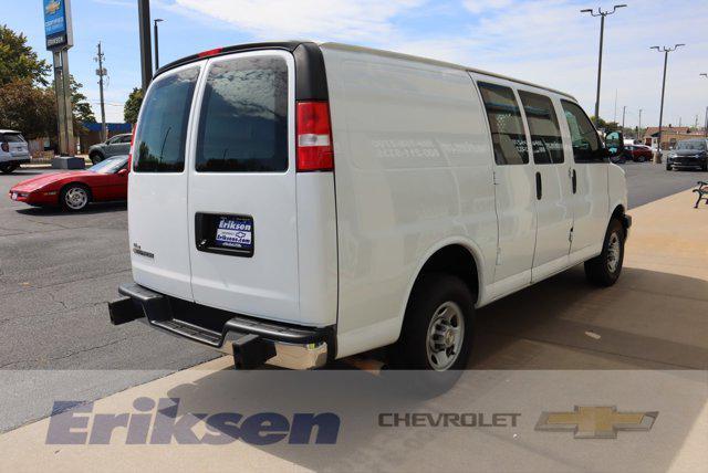 2022 chevrolet express 2500 rwd 2500 regular wheelbase wt