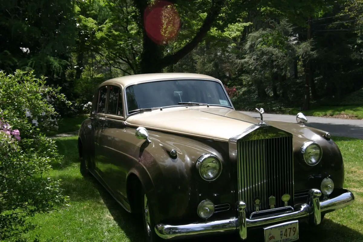 silver cloud ii, lwb, rhd. sand over sable. amenities. 59k mi. one of 4-rare car