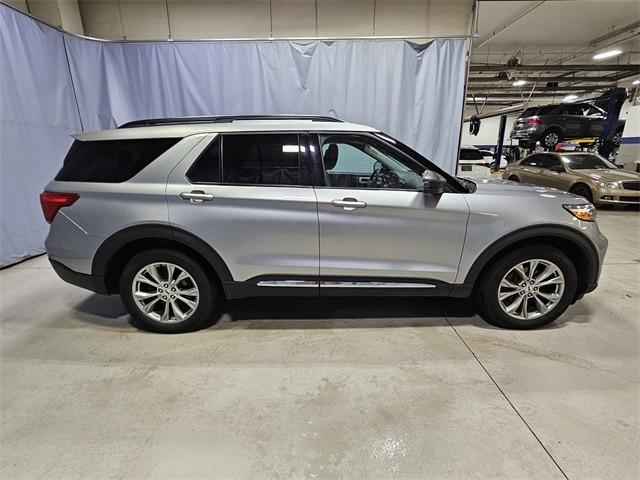 2021 ford explorer xlt