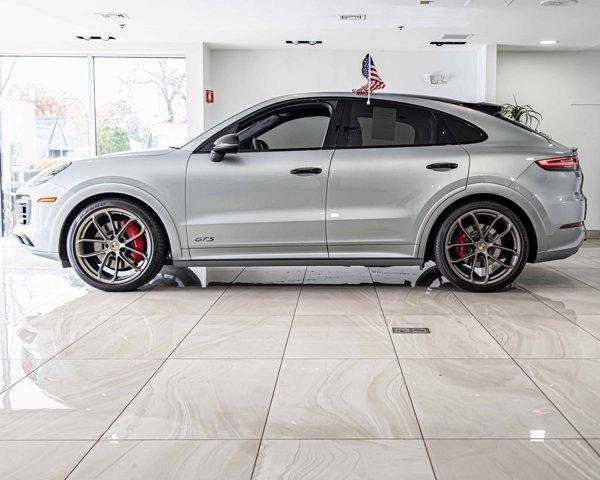 2022 porsche cayenne gts