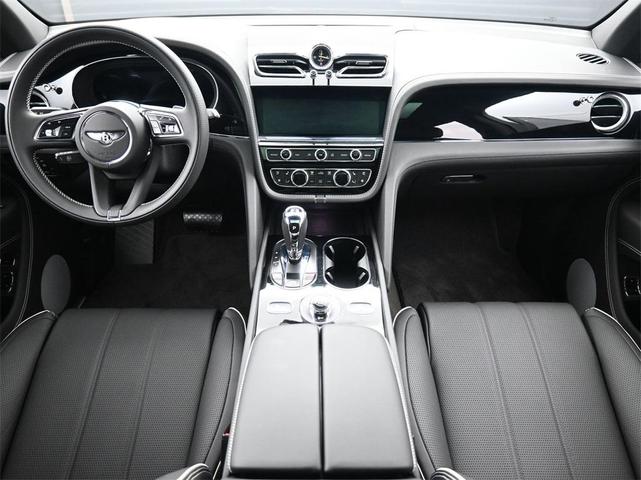 2023 bentley bentayga azure