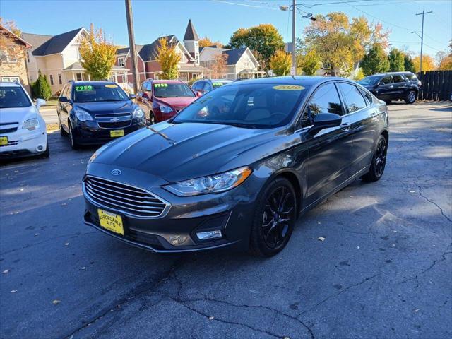 2019 ford fusion se