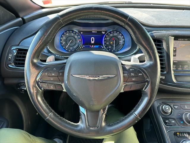 2016 chrysler 200 s