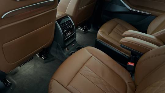 2025 BMW X7