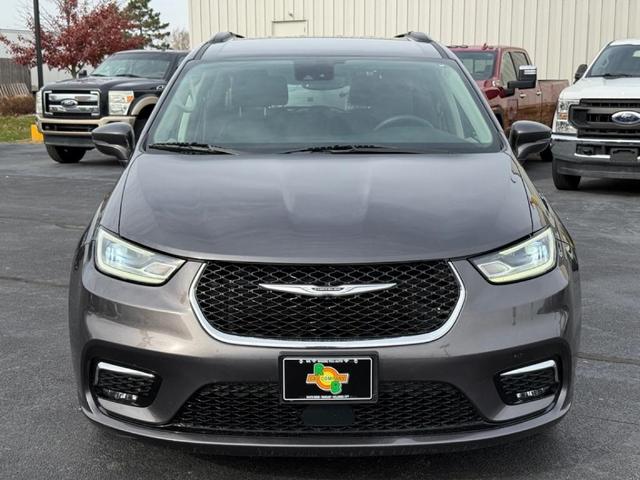 2022 chrysler pacifica touring-l