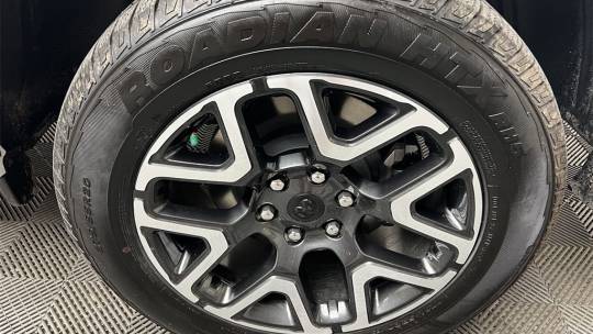 new 2025 ram 1500 laramie crew cab 5'7" box 4wd
