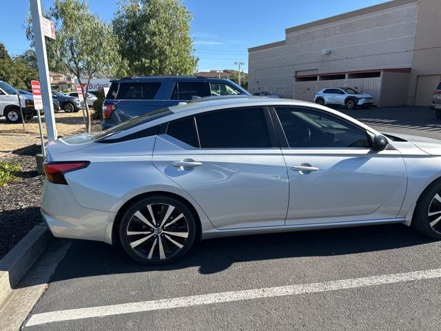 2022 nissan altima sr fwd