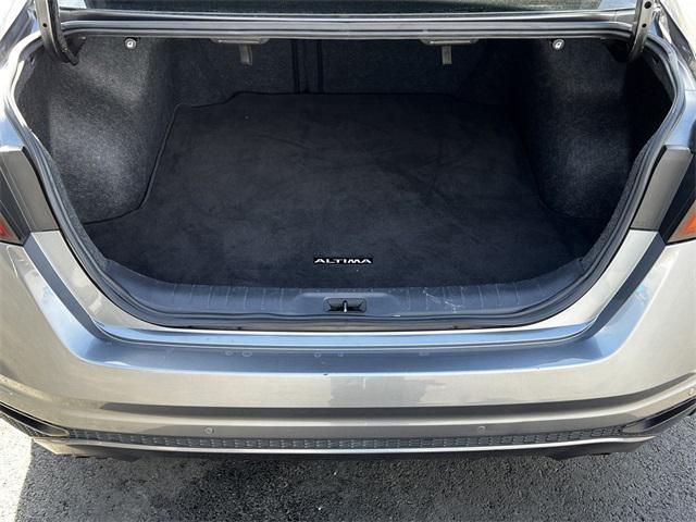 2022 nissan altima sr fwd