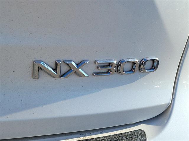 2021 lexus nx 300 base