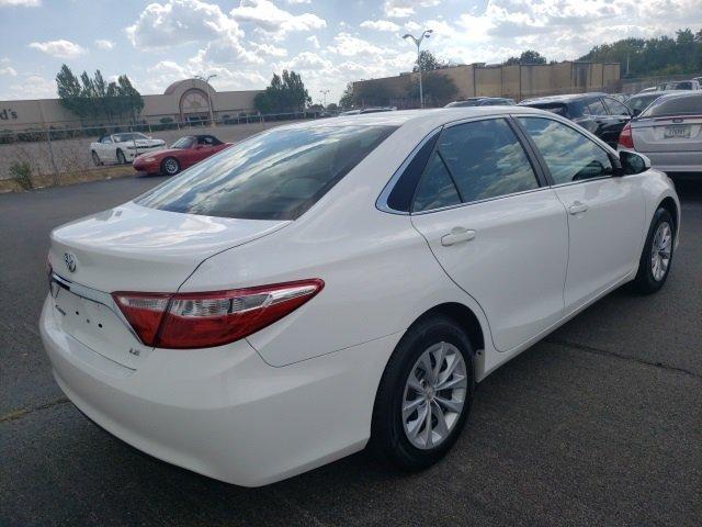 used 2016 toyota camry le clarksville, in 47129 for sale in cementville, indiana
