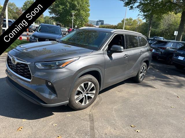 2022 toyota highlander xle