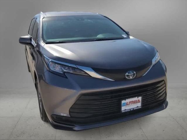 2023 toyota sienna le
